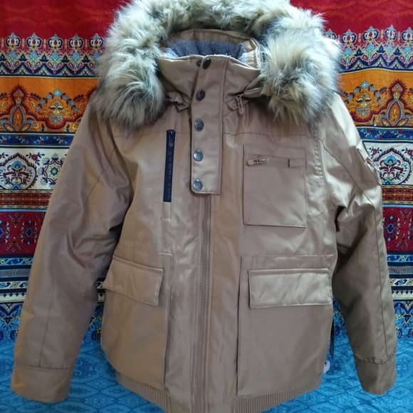 Awaknd Land coat - Picture 1 of 8